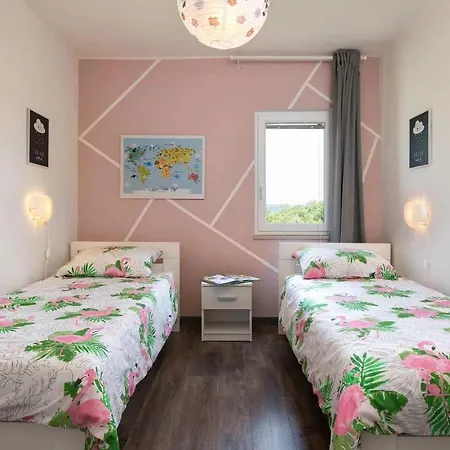 Casa Mai Nyaraló Raša